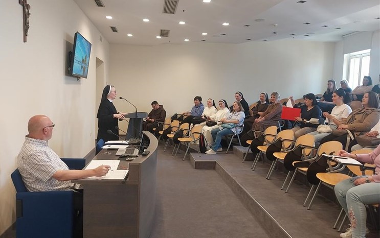 Važnost naracije (pripovijedanja) u digitalnoj kulturi u vjerskom odgoju: stručni skup za odgojiteljice u vjeri